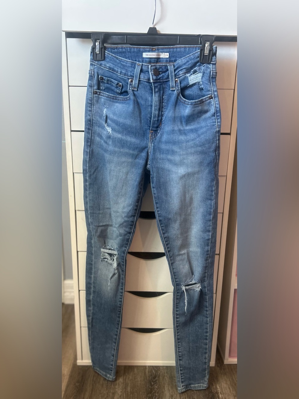 Levi’s Women’s Blue Distressed High-Rise Skinny Jeans